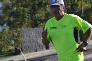 D857083