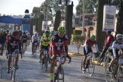 140 k , 3 puertos de montaña.
