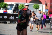 V1557428