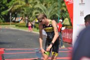 R1587668