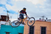 V1904112