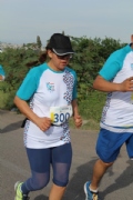 V2425571