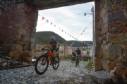 I2749002