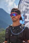 Y3337907