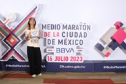 B3658238