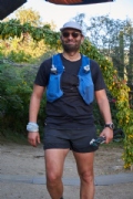 Y3745042