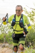 Y3747883